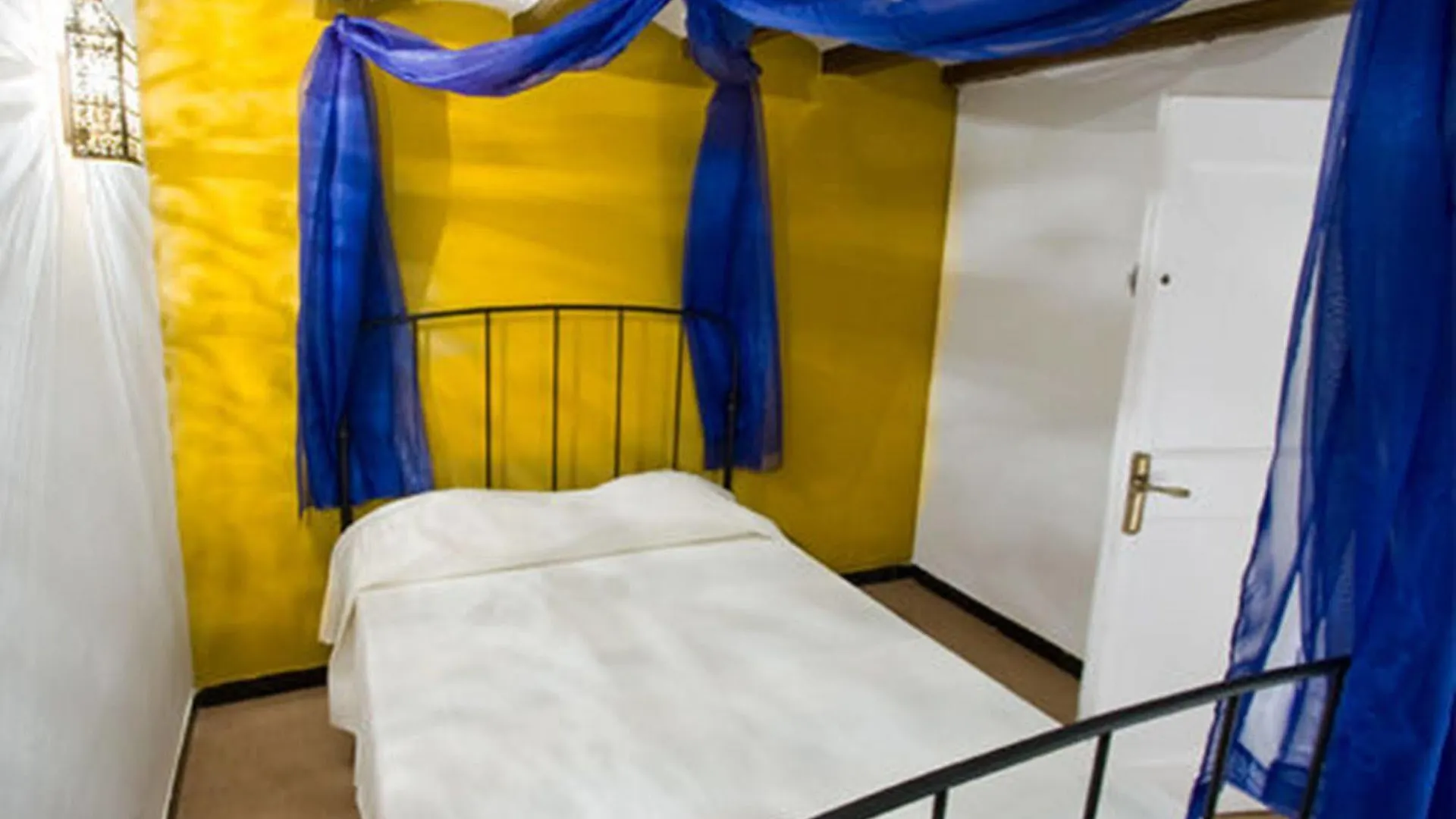 Serenity Gotic Hostel Barselona 2*,  İspanya
